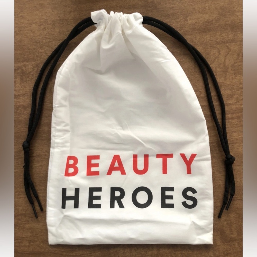 Beauty Heroes White Cotton Drawstring Travel Makeup Bag ~ Brand New!! ❤️